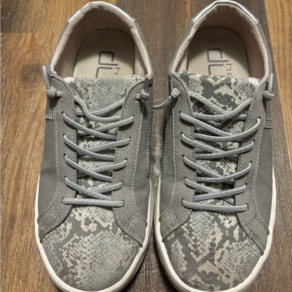 Hey Dudes Women’s slip on sneakers, size 6, Solver Python
